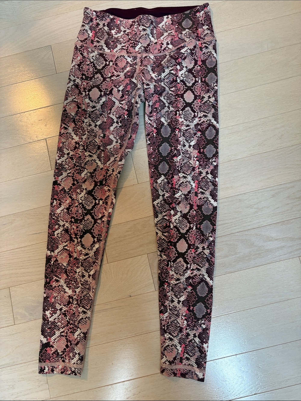 VSX Victoria’s Secret Sport Pink Snake Print Leggings